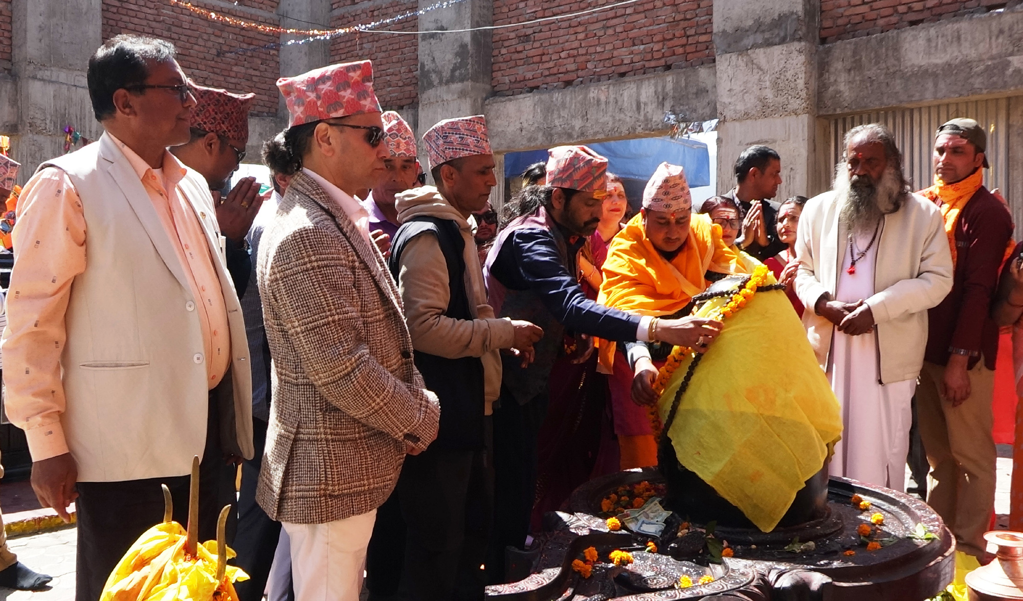 पाल्पा महाशिवरात्रि : भक्तजनहरुको भिड, पुर्व युवराज पारस समेत पाल्पामा  